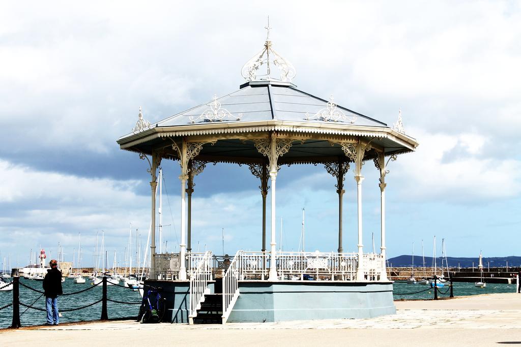 Ferry House Bed & Breakfast Dun Laoghaire Exterior photo